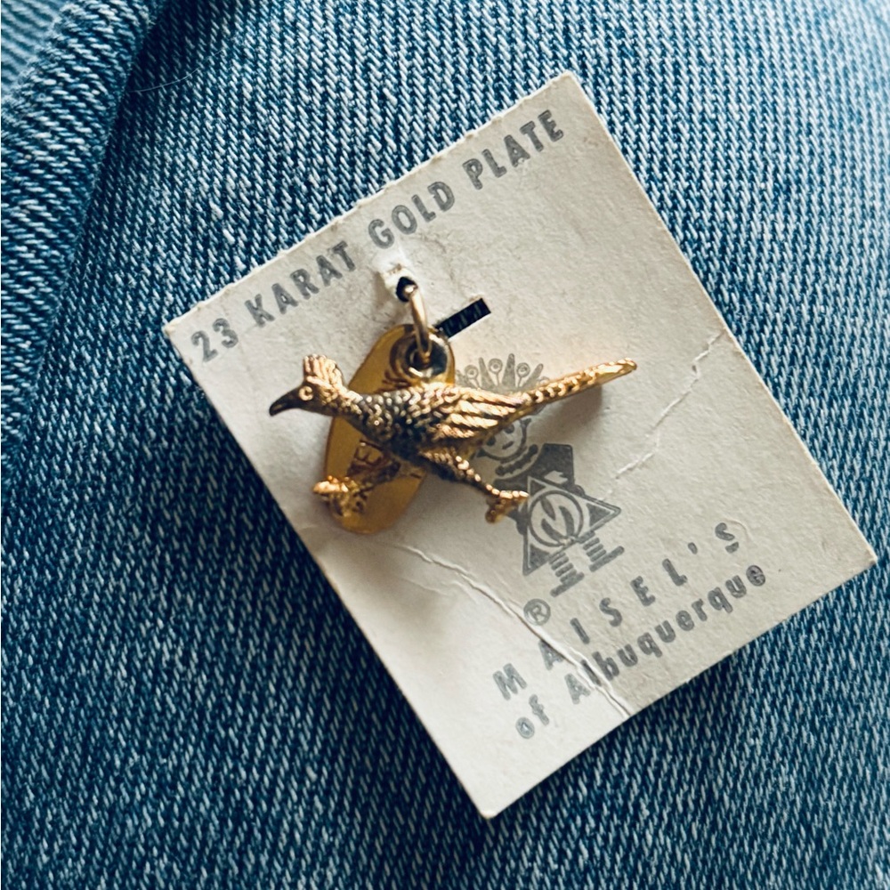 Vintage 23k gold plated roadrunner bird charm new on jewelers tag Albuquerque